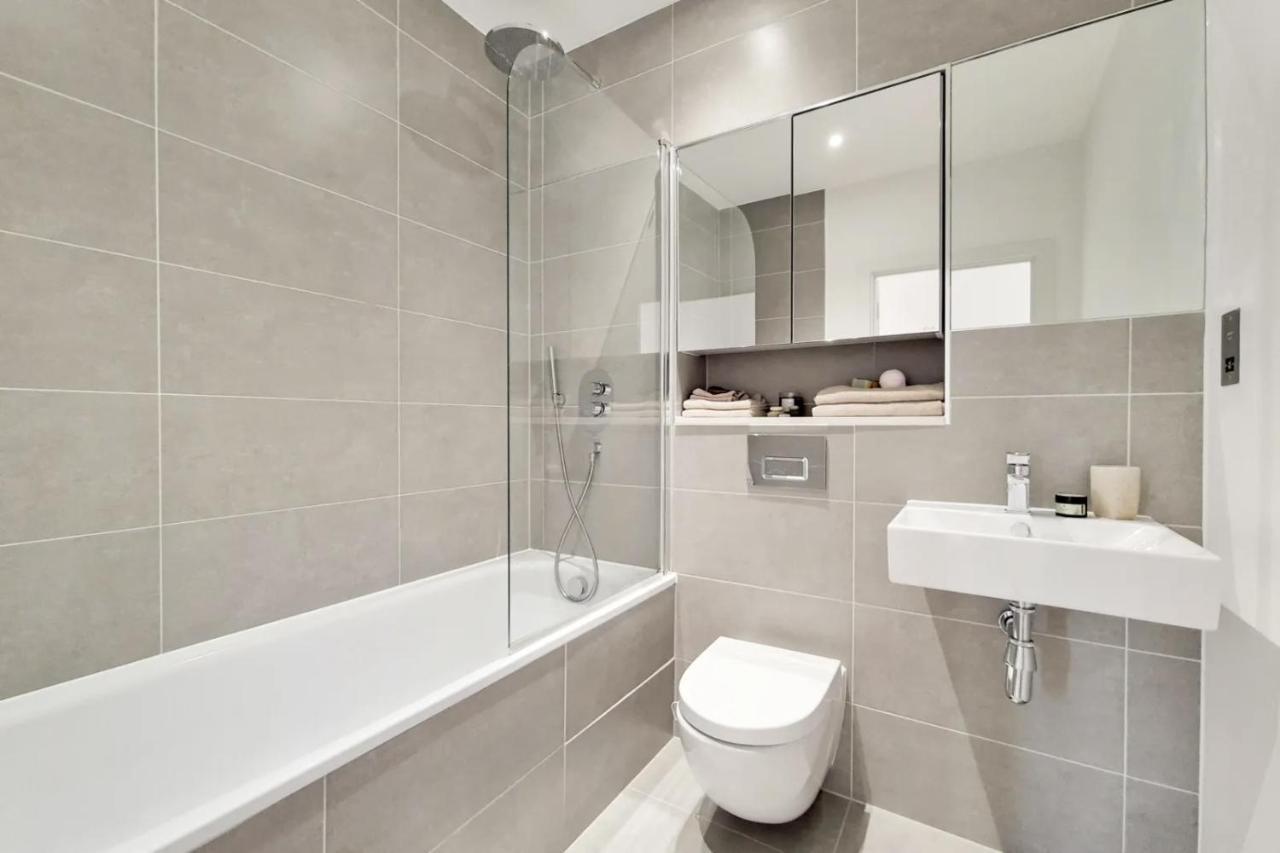 Luxury 2 Bed 2 Bath With Balcony New Build Apartment *South Central London* מראה חיצוני תמונה